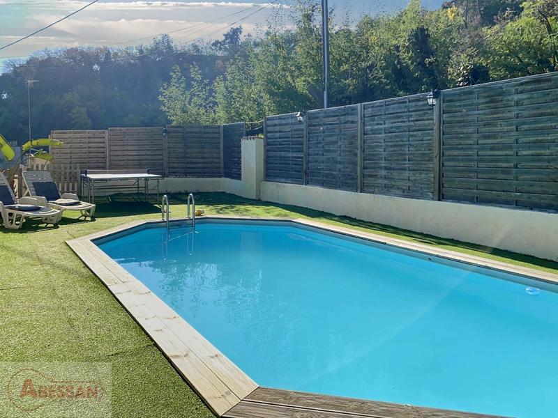 Maison - 200 m² - 7 pièces