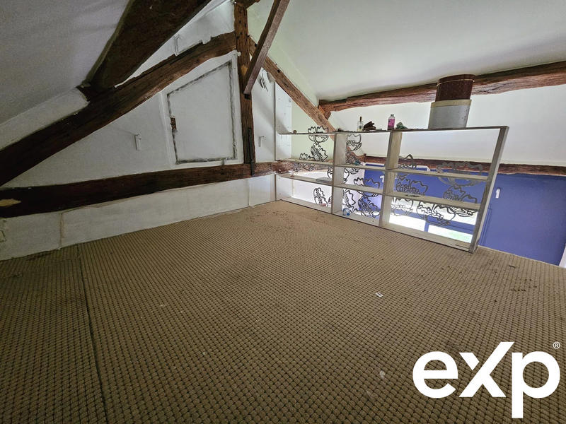 Maison - 243 m² - 9 pièces