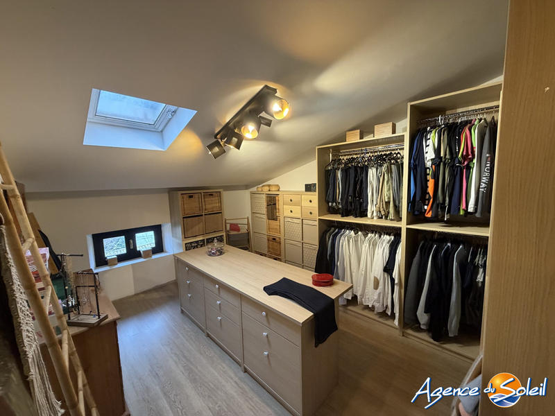 Maison - 267 m² - 7 pièces