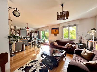 Appartement - 86 m² - 4 pièces