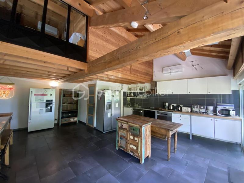 Propriété - 500 m² - 23 pièces