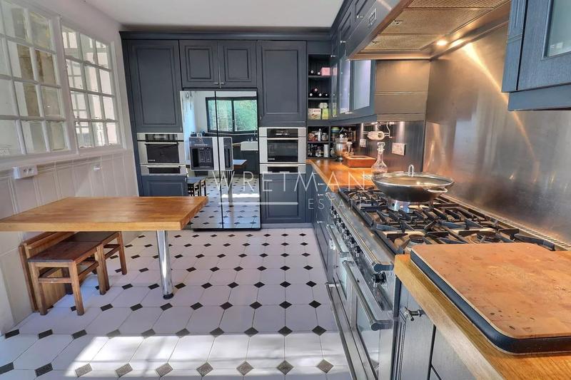 Villa - 180 m² - 7 pièces