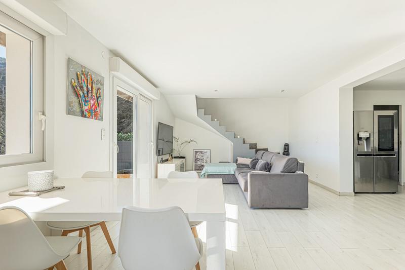 Maison - 98 m² - 4 pièces