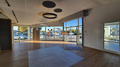 Local d'activités - 100 m²