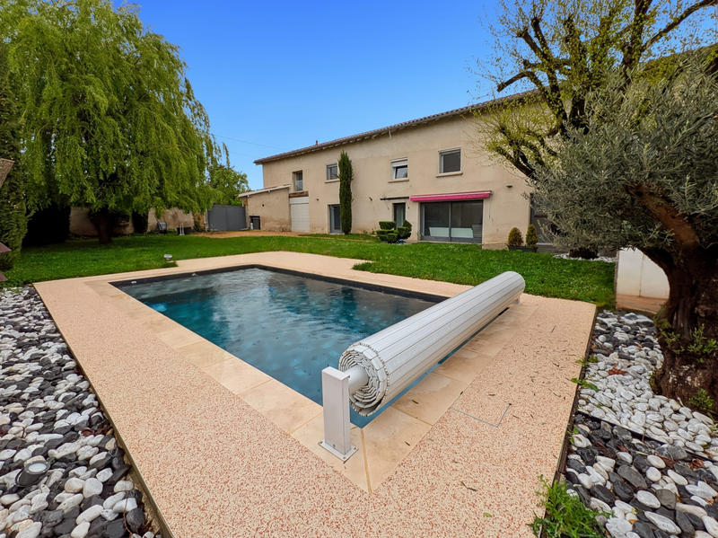 Maison - 200 m² - 7 pièces