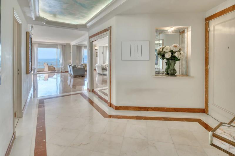 Appartement - 270 m² - 8 pièces