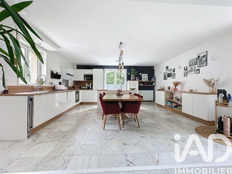 Maison - 140 m² - 6 pièces