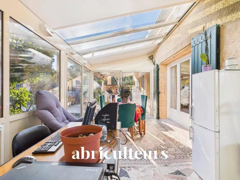 Maison - 232 m² - 8 pièces