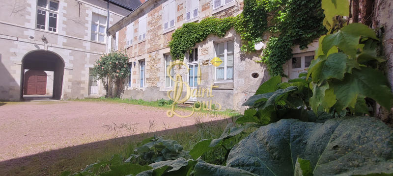 Maison - 234 m² - 8 pièces