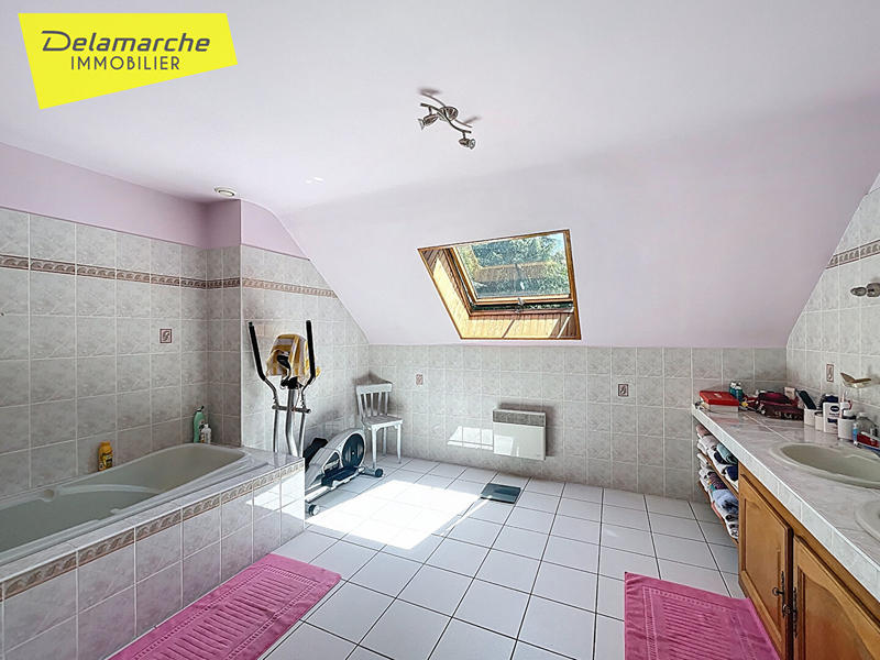 Maison - 257 m² - 8 pièces