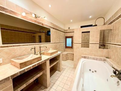 Maison - 194 m² - 6 pièces