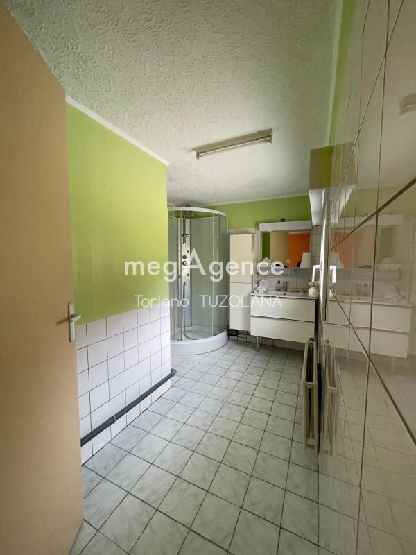 Maison - 165 m² - 8 pièces