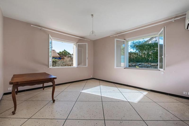 Studio - 100 m² - 4 pièces