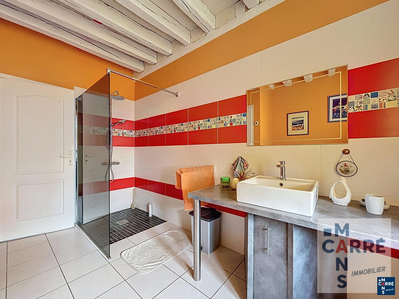 Maison - 240 m² - 8 pièces