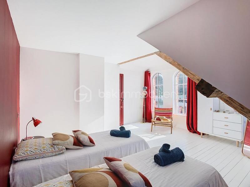 Maison - 161 m² - 8 pièces