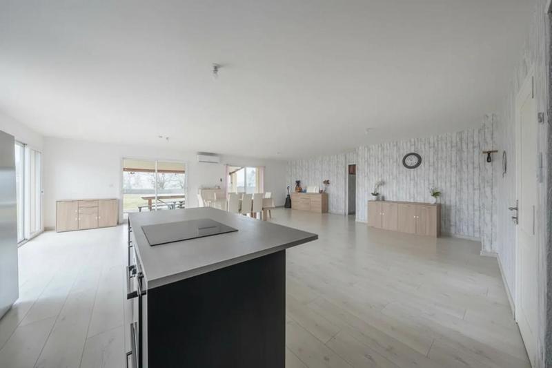 Maison - 160 m² - 7 pièces