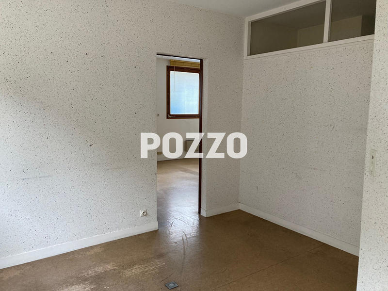 Local commercial - 77 m² - 3 pièces