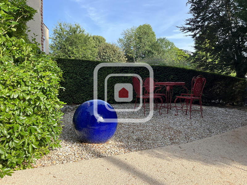 Maison - 267 m² - 8 pièces