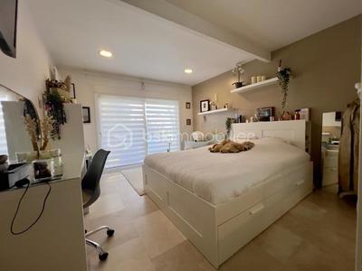 Maison - 200 m² - 8 pièces