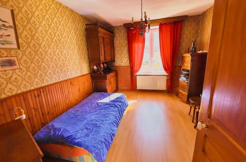 Maison - 210 m² - 15 pièces