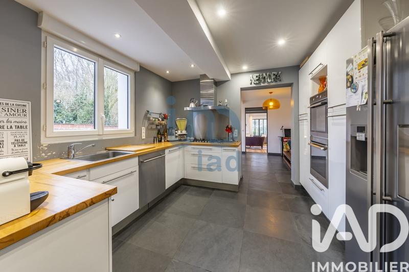 Maison - 180 m² - 8 pièces