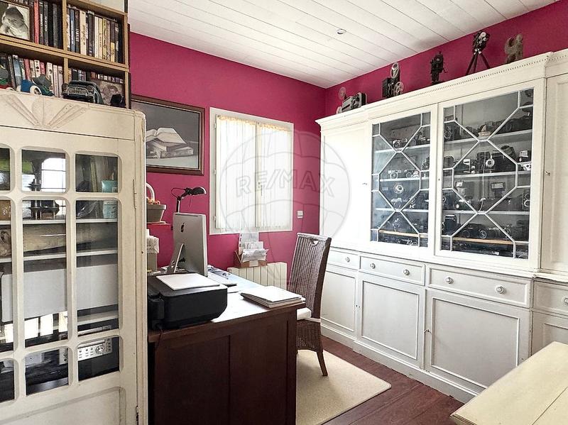 Villa - 216 m² - 8 pièces