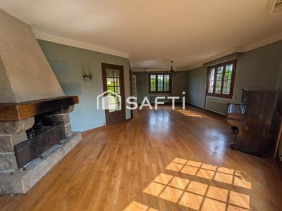 Maison - 250 m² - 9 pièces