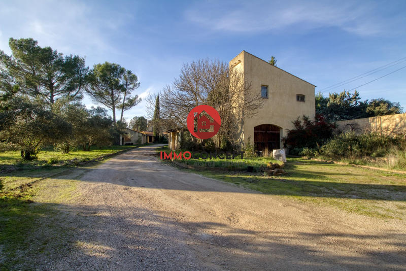 Maison - 286 m² - 14 pièces