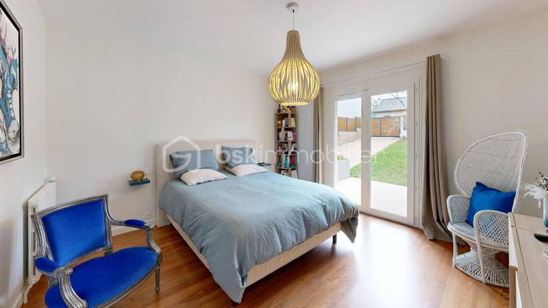 Maison - 213 m² - 8 pièces