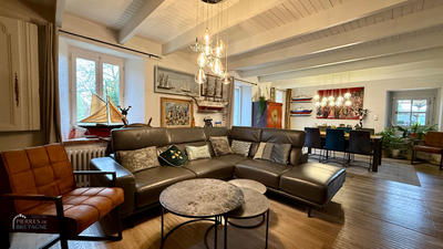 Maison - 193 m² - 10 pièces