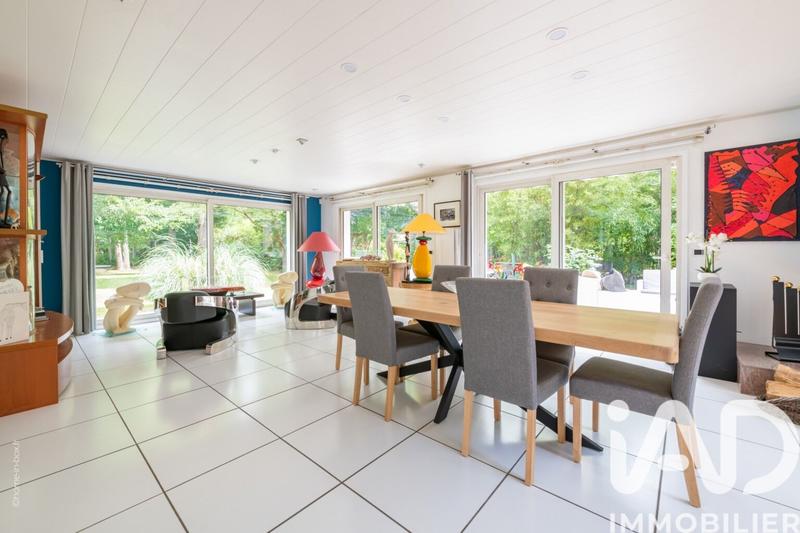 Maison - 245 m² - 9 pièces