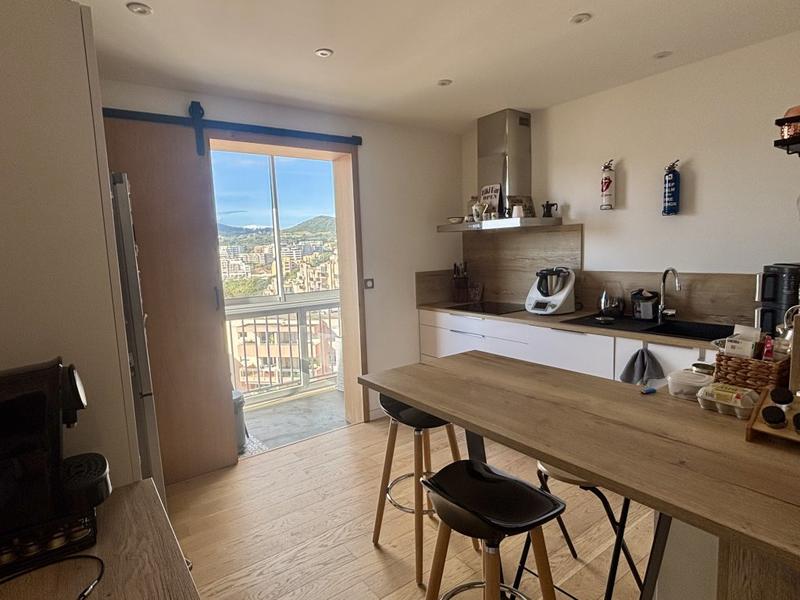 Appartement - 82 m² - 3 pièces