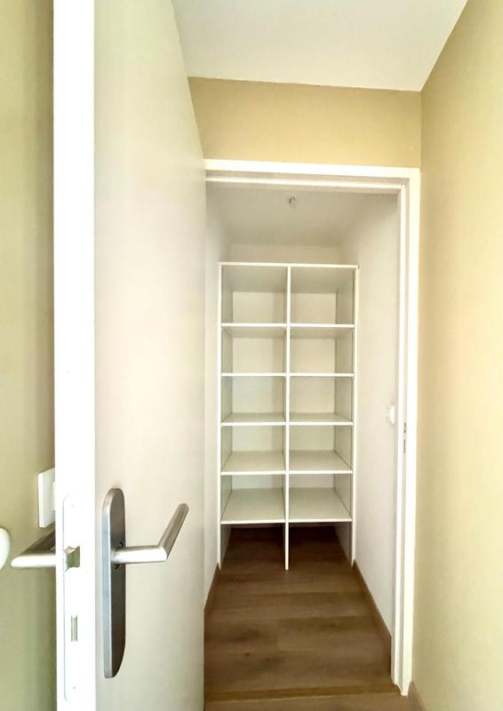 Appartement - 80 m² - 7 pièces