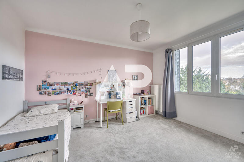 Maison - 206 m² - 10 pièces