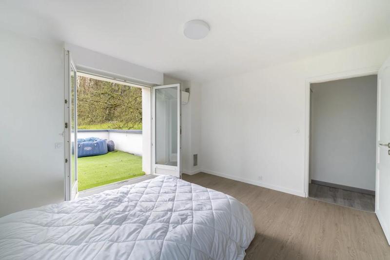 Demeure - 195 m² - 8 pièces