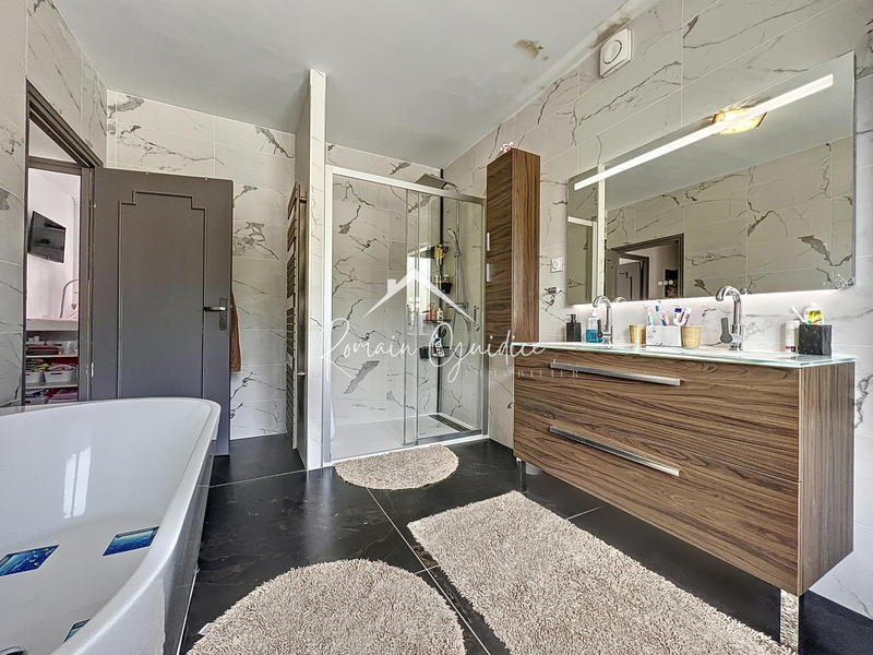 Maison - 135 m² - 6 pièces