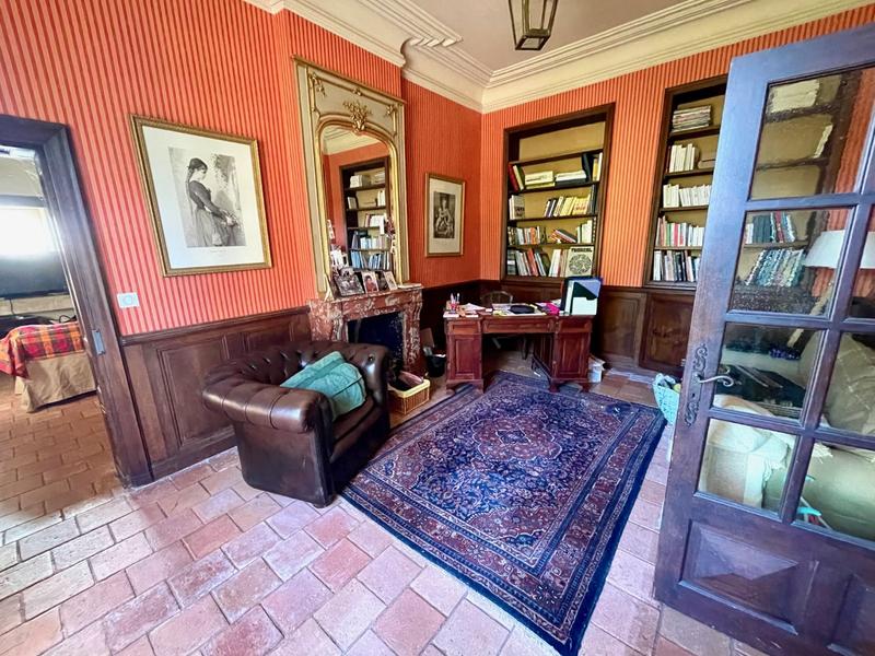 Maison - 253 m² - 8 pièces