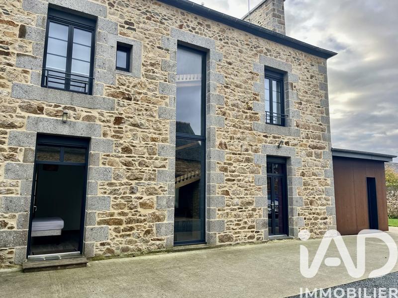 Maison - 225 m² - 10 pièces