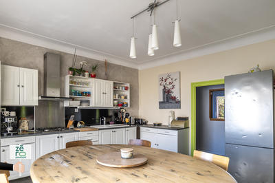 Maison - 230 m² - 10 pièces