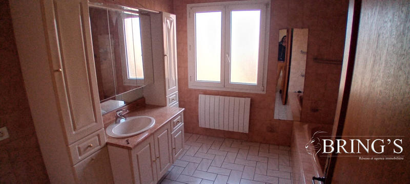 Maison - 218 m² - 9 pièces