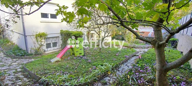 Maison - 190 m² - 8 pièces