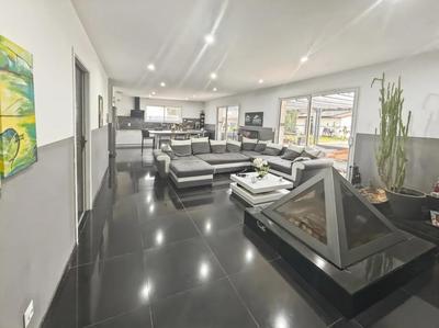 Maison - 147 m² - 7 pièces