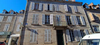 Maison - 611 m² - 25 pièces