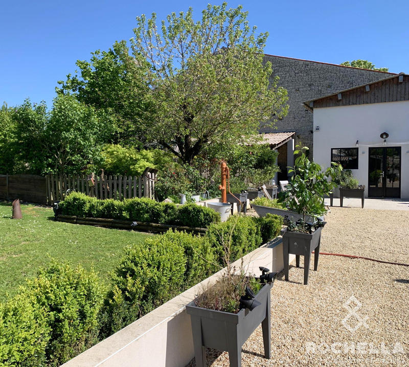 Maison - 362 m² - 8 pièces