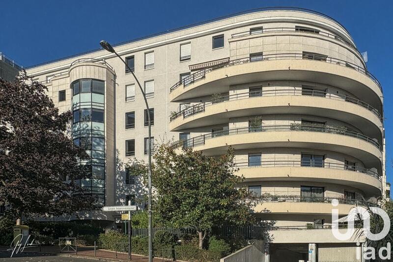 Appartement - 99 m² - 5 pièces