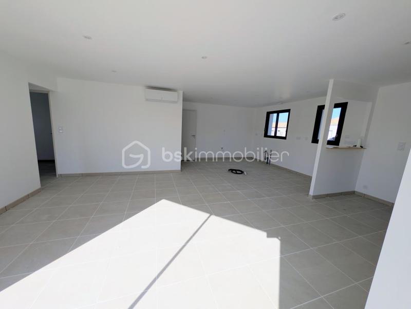 Maison traditionnelle - 77 m² - 4 pièces