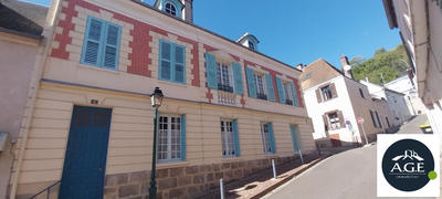 Maison - 245 m² - 6 pièces