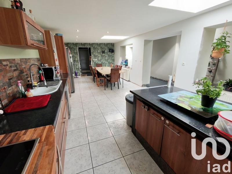 Maison - 235 m² - 8 pièces