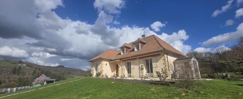 Maison - 145 m² - 8 pièces