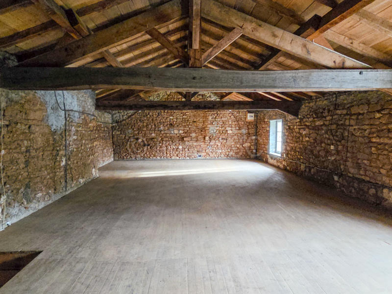 Maison en pierre - 100 m² - 5 pièces